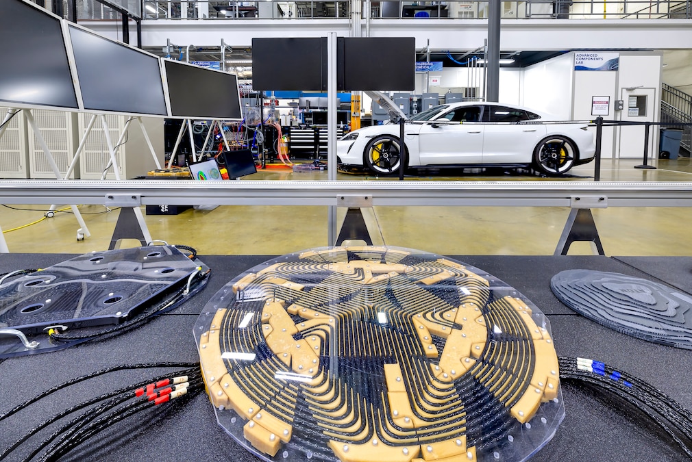 porsche taycan induktiv induktives laden oak ridge national laboratory forschungsprojekt 16:9