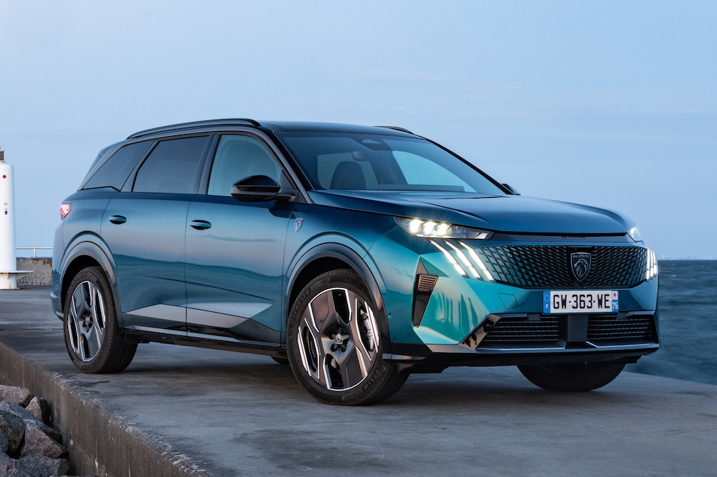 Peugeot E-5008