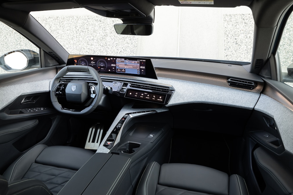 Peugeot E-5008