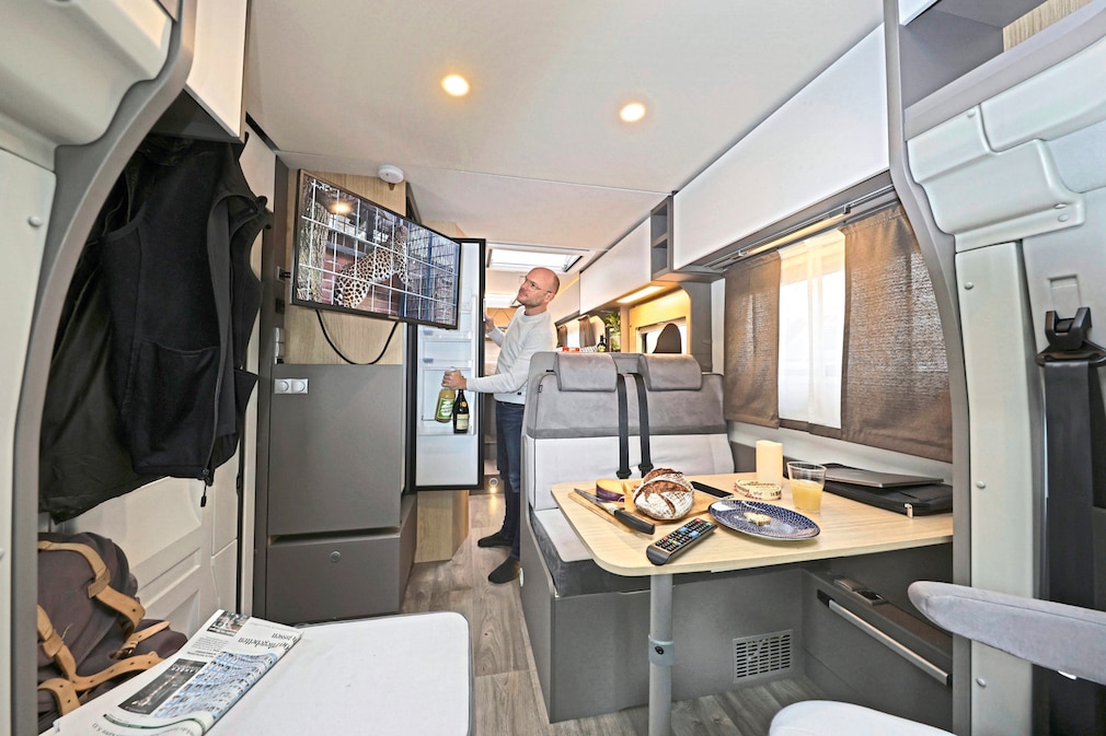 LMC Tourer Lift Ford H 664 G
