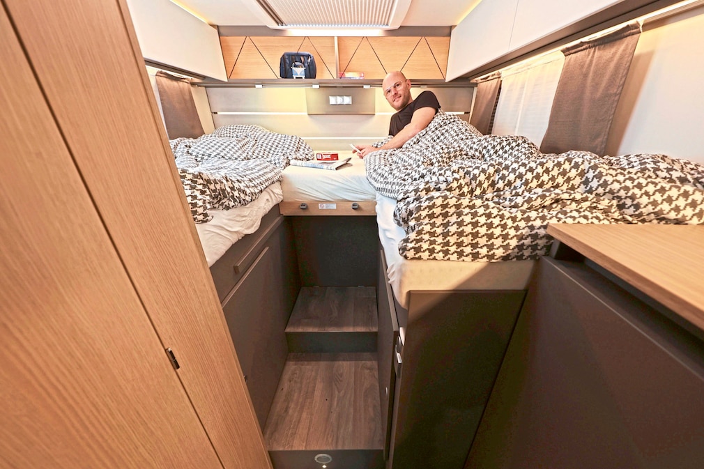 LMC Tourer Lift Ford H 664 G