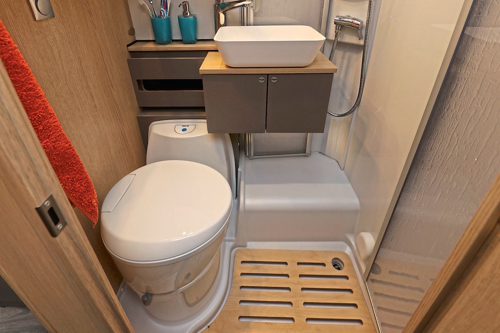 LMC Tourer Lift Ford H 664 G