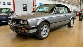 BMW 325i (E30)