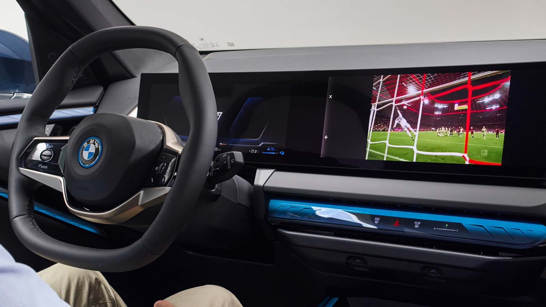 Bundesliga-to-go-BMW-bietet-Live-bertragungen-im-Fahrzeug-an