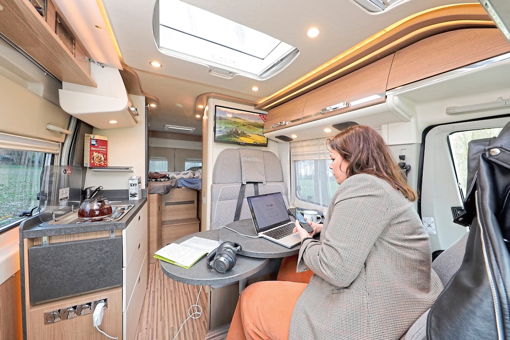 Malibu Van Charming GT Skyview 640 LE