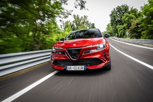 Der neue Alfa Romeo Junior dynamisch