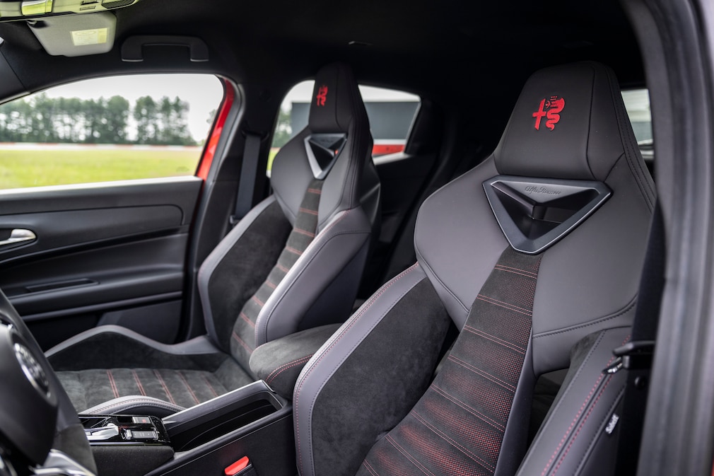 Der neue Alfa Romeo Junior Interieur