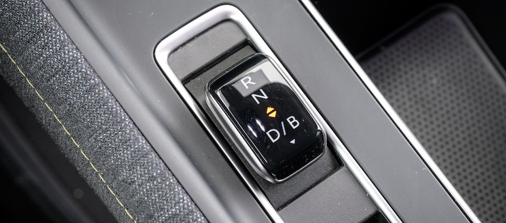 Detailfoto des Fahrstufenschalters in der Mittelkonsole beim Skoda Elroq