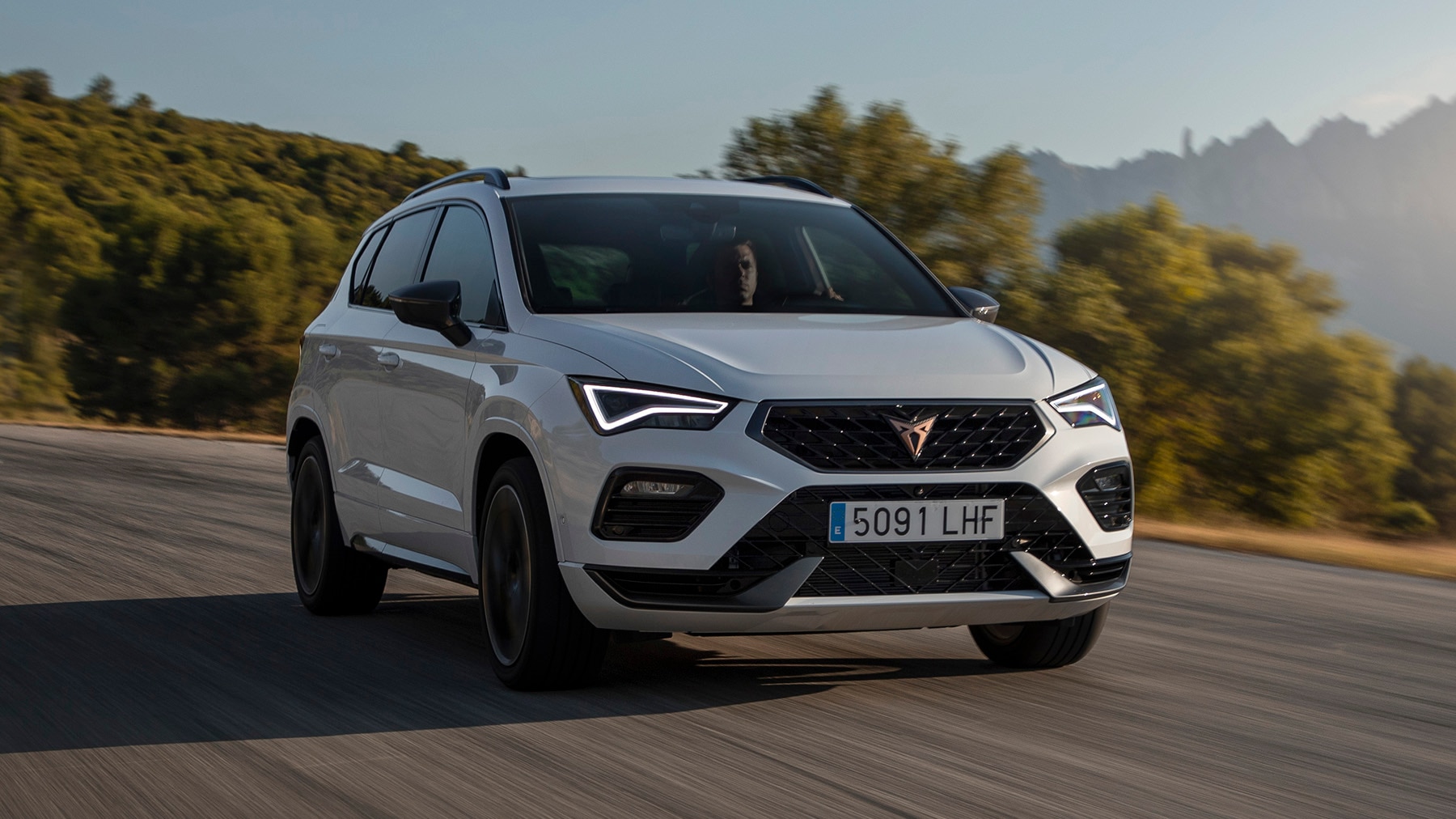 Spanisches-Sport-SUV-mit-10-500-Euro-Extra-Ersparnis