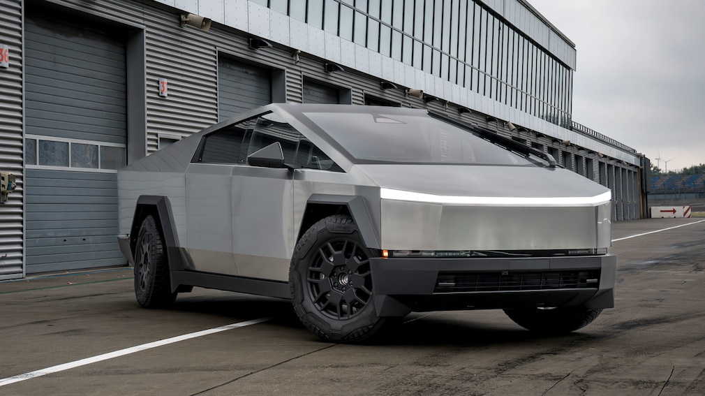 Tesla Cybertruck Cyberbeast