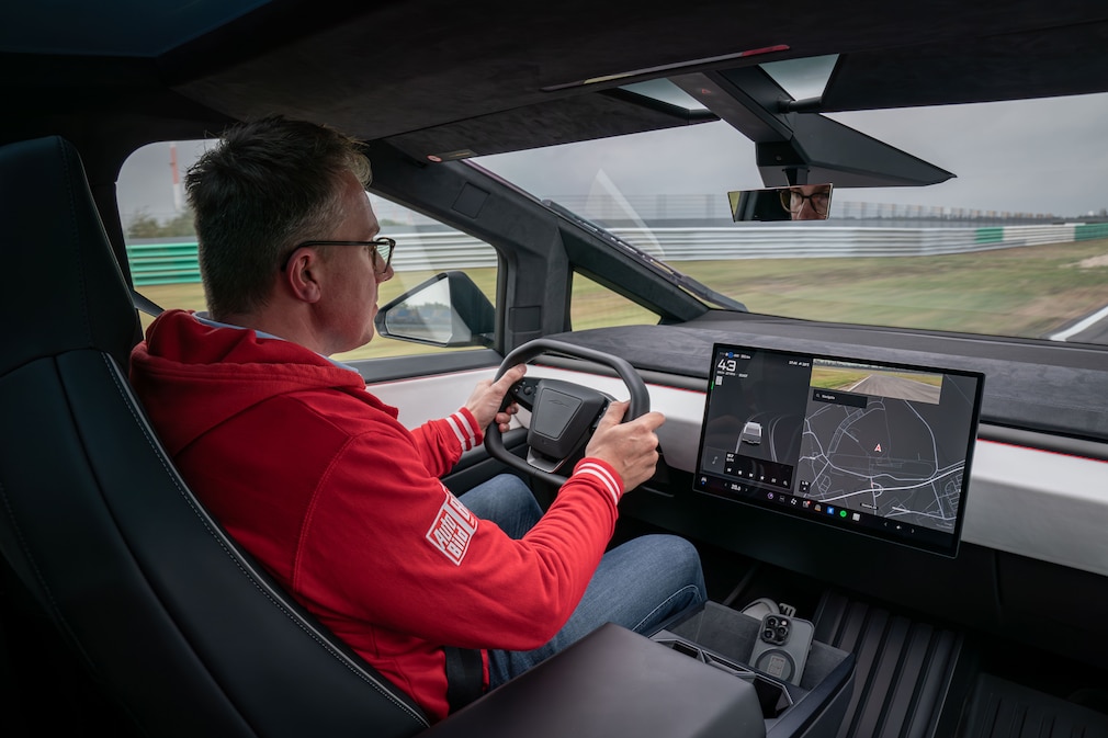 Tesla Cybertruck Cyberbeast