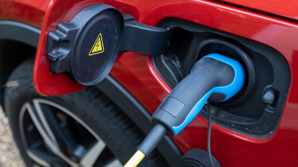 E-Auto an Ladesäule