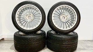 Mercedes-Benz CLK GTR Reifen