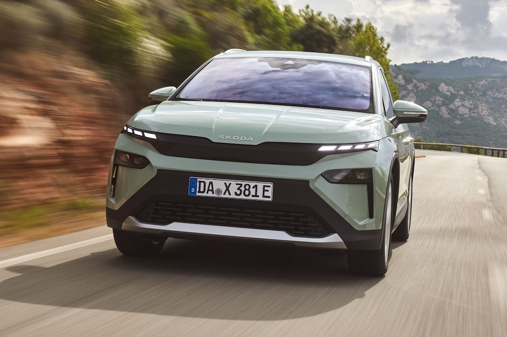Skoda Elroq fahrend