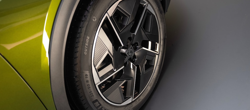 Peugeot 408/E-408 Facelift !! Sperrfrist 09. Januar 09:30 Uhr !!