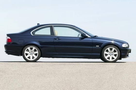 BMW 330 Ci gegen Mercedes CLK 320