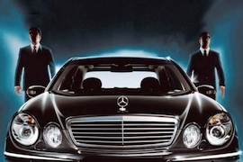 "Men in black" fahren Mercedes