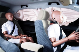 Neues Kopfairbagsystem von Honda