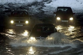 Opel hilft Hochwasseropfern