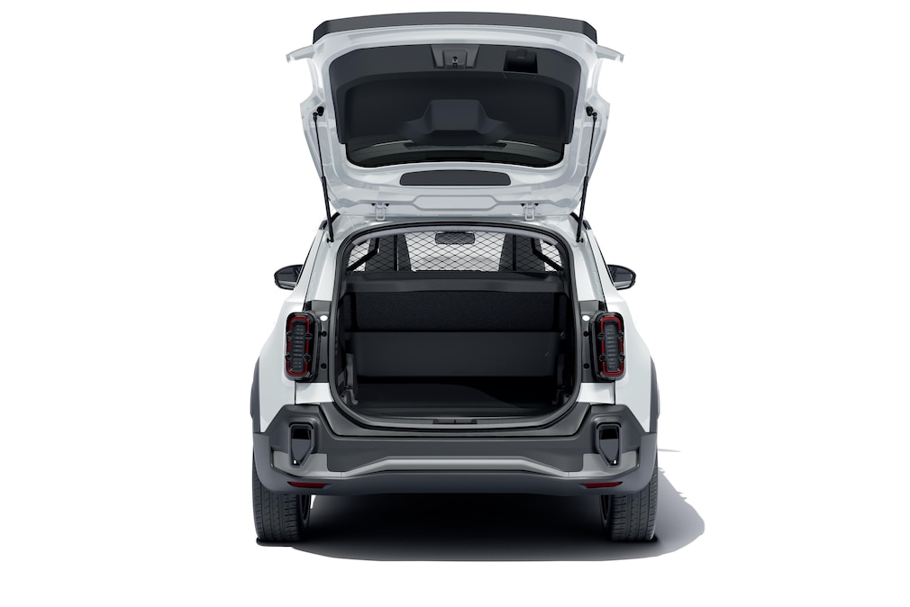 Renault 4 als Nutzfahrzeug in der "Advance"-Ausstattung mit Blick in den großen Kofferraum.