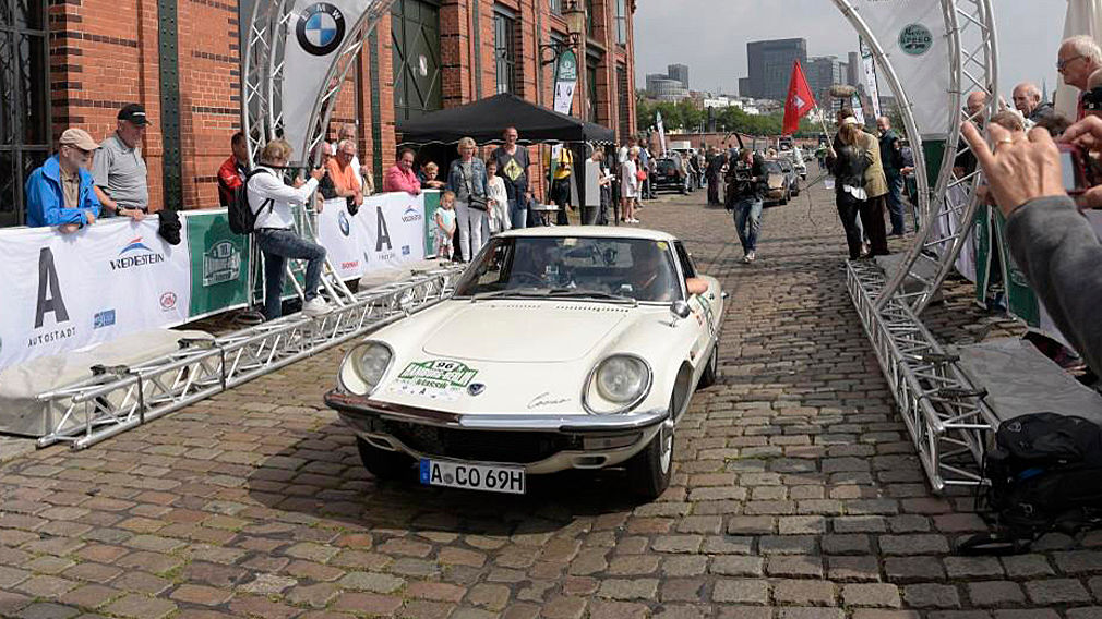 Mazda Garage: Cosmo zum Geburtstag Mazda Garage: Cosmo zum Geburtstag