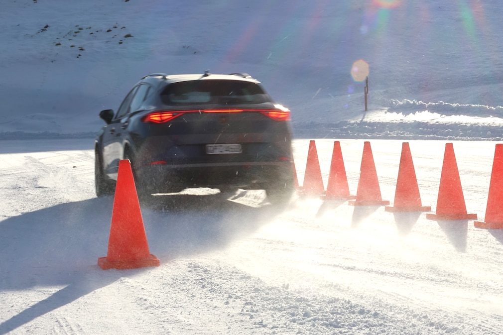 Ganzjahresreifen-Test 245/45 R 18