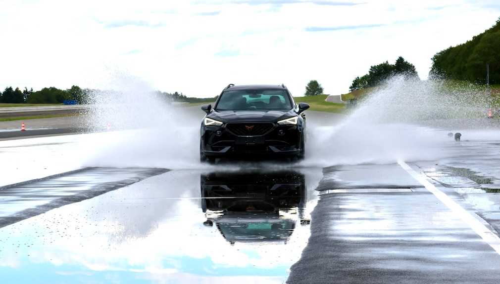 Ganzjahresreifen-Test 245/45 R 18