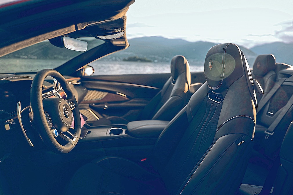 Maserati GranCabrio Trofeo   Maserati GranCabrio Folgore