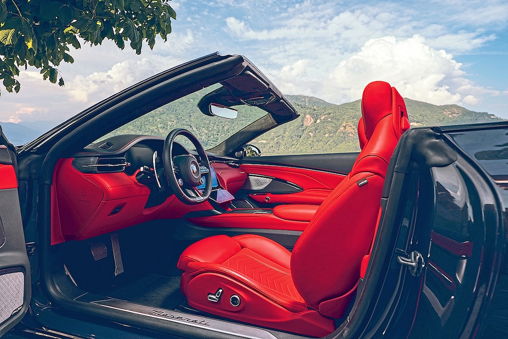 Maserati GranCabrio Trofeo   Maserati GranCabrio Folgore