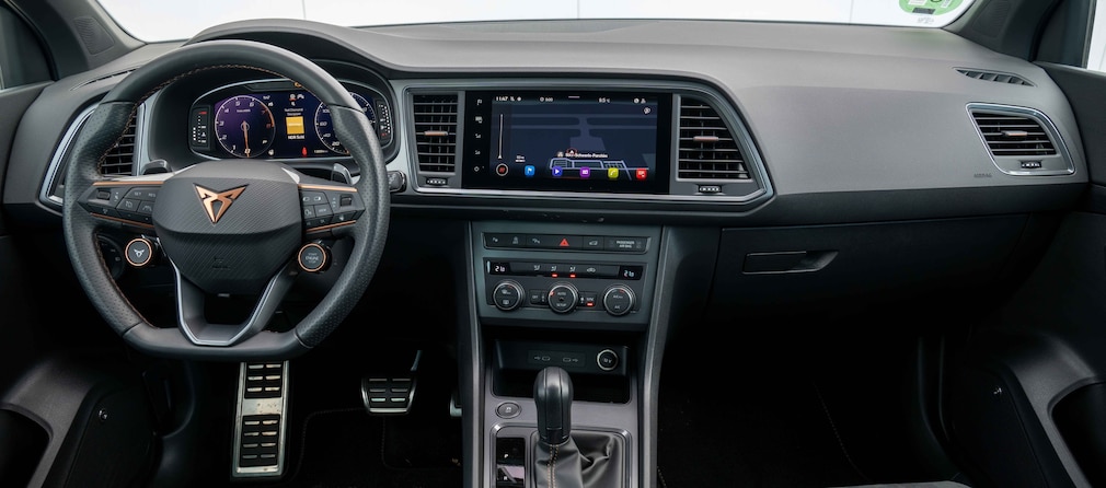 Das Cockpit des Cupra Ateca