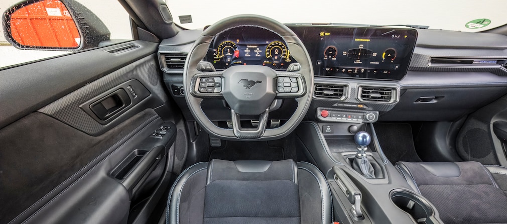 Ford Mustang Dark Horse