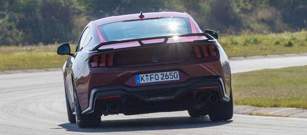 Ford Mustang Dark Horse
