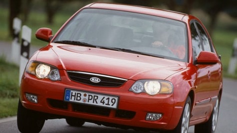 Kia Shuma