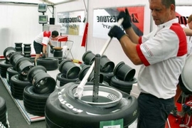 Reifenproduktion bei Bridgestone