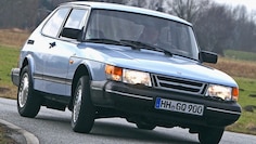 Saab 900