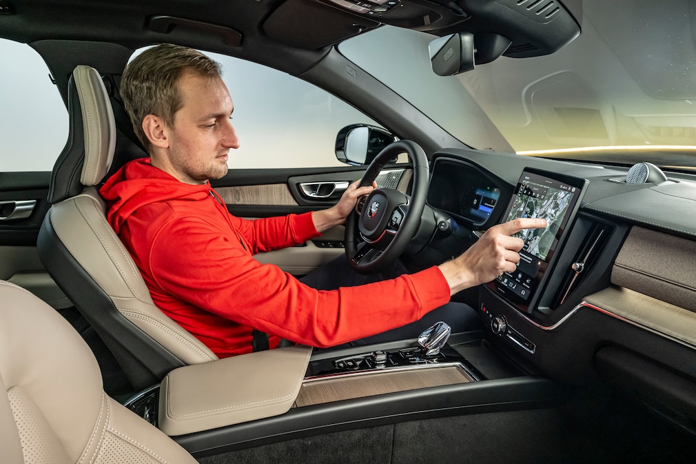 Volvo XC60 Facelift !!SPERRFRIS 15. September, 09:00 Uhr!!