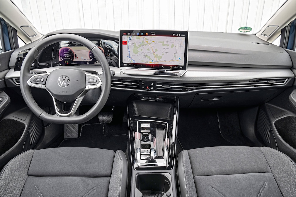 VW Golf 1.5 eTSI DSG