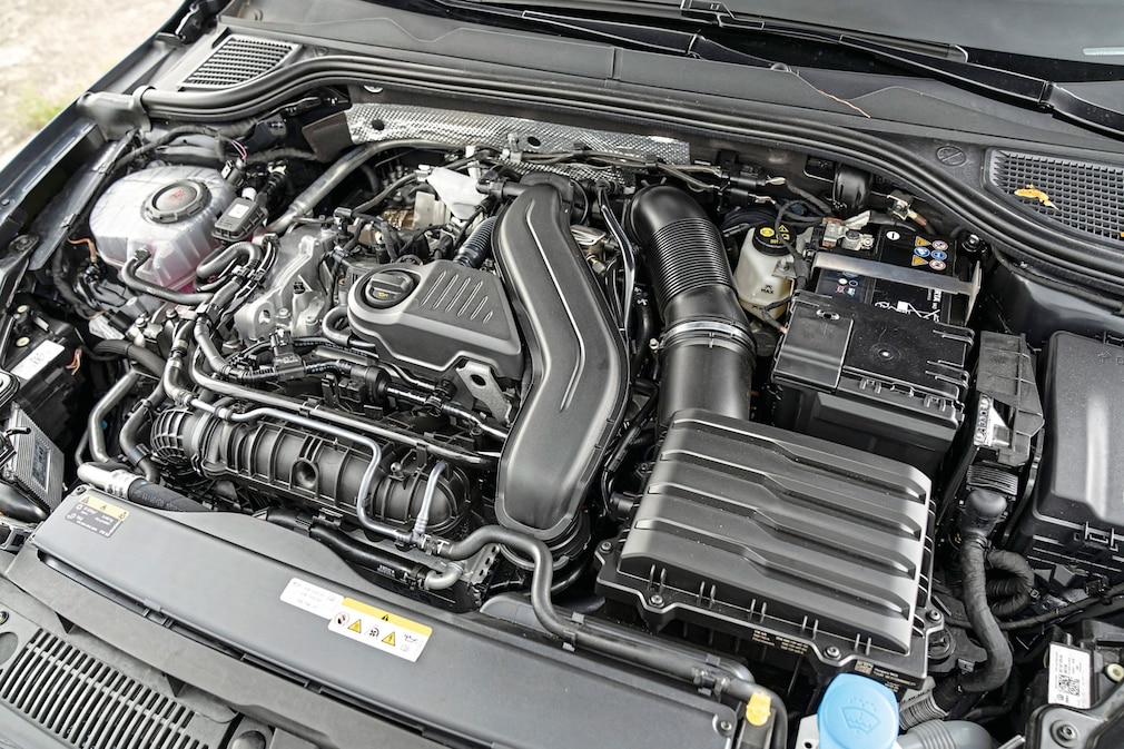 VW Golf 1.5 eTSI DSG