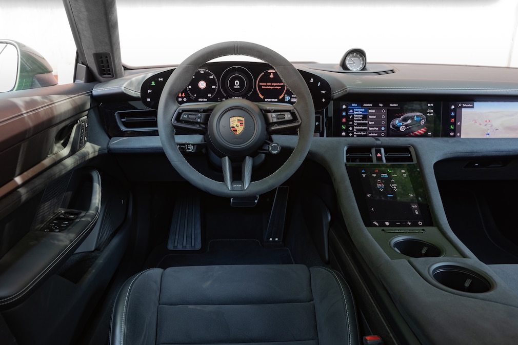 Porsche Taycan GTS Sport Turismo