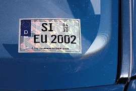 Kfz-Kennzeichen mit Microchip