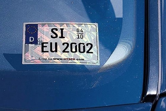 Kfz-Kennzeichen mit Microchip