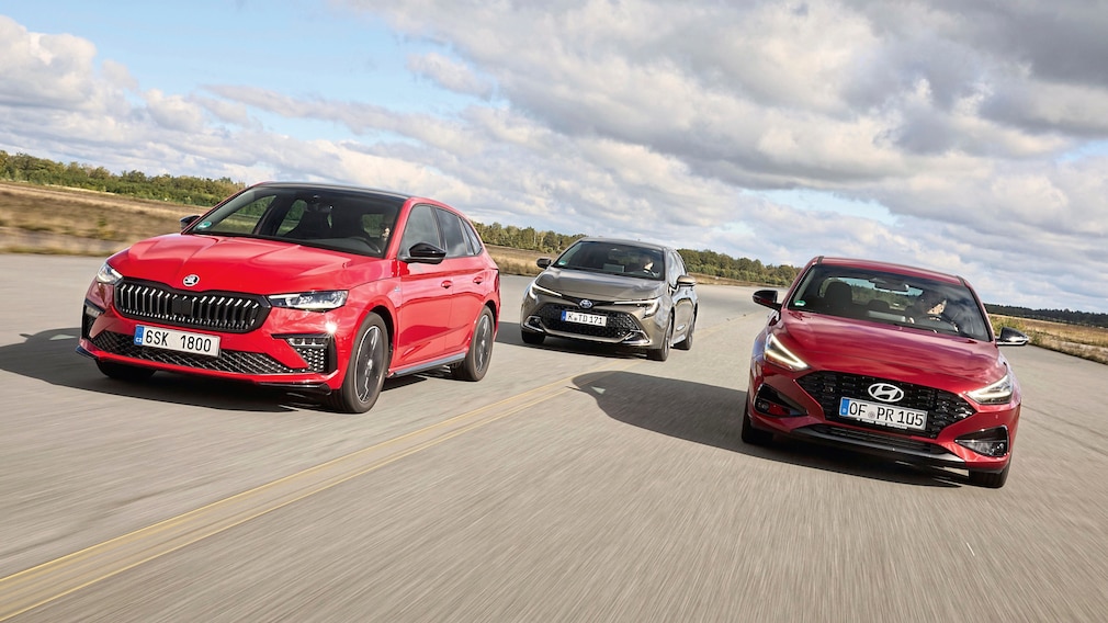 Hyundai i30 1.5 T-GDI 48V Hybrid DCT Skoda Scala 1.5 TSI ACT DSG Toyota Corolla 1.8 Hybrid