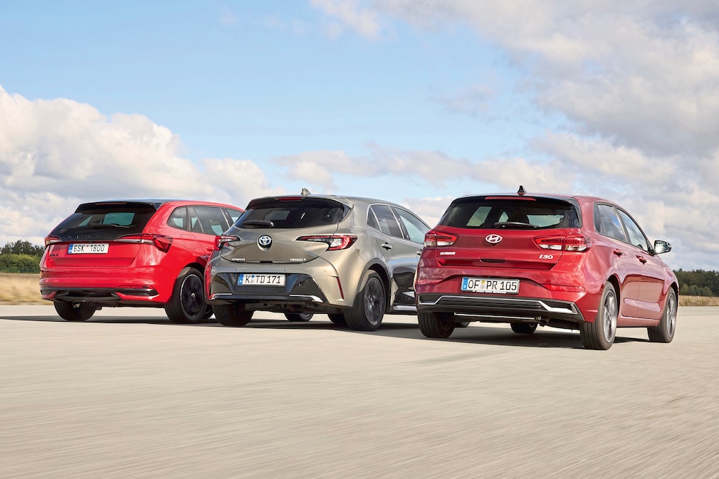 Hyundai i30 1.5 T-GDI 48V Hybrid DCT Skoda Scala 1.5 TSI ACT DSG Toyota Corolla 1.8 Hybrid