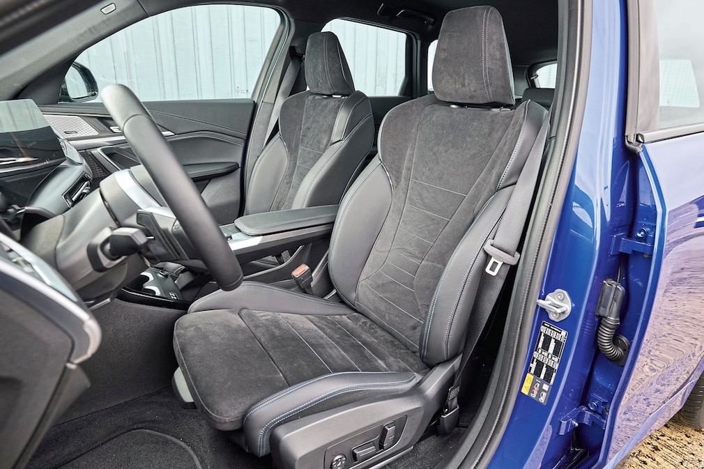 BMW iX1 xDrive30