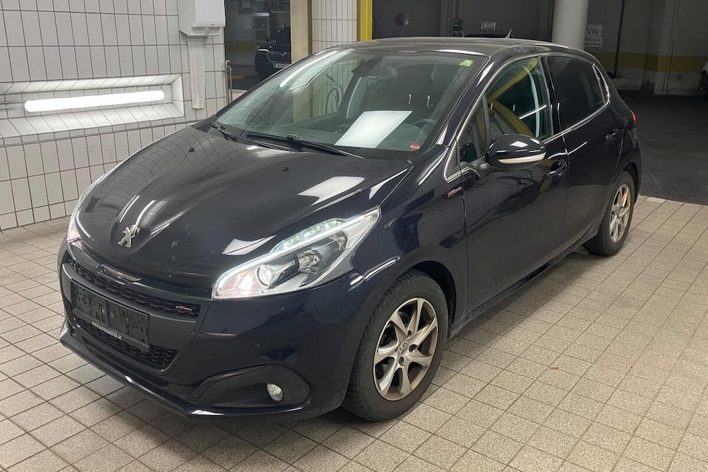 Raser Auktion Versteigerung Österreich versteigert Raser-Auto aus Vorarlberg Peugeot Baujahr 2018