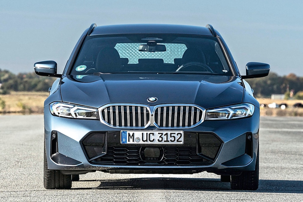 BMW 330i xDrive Touring