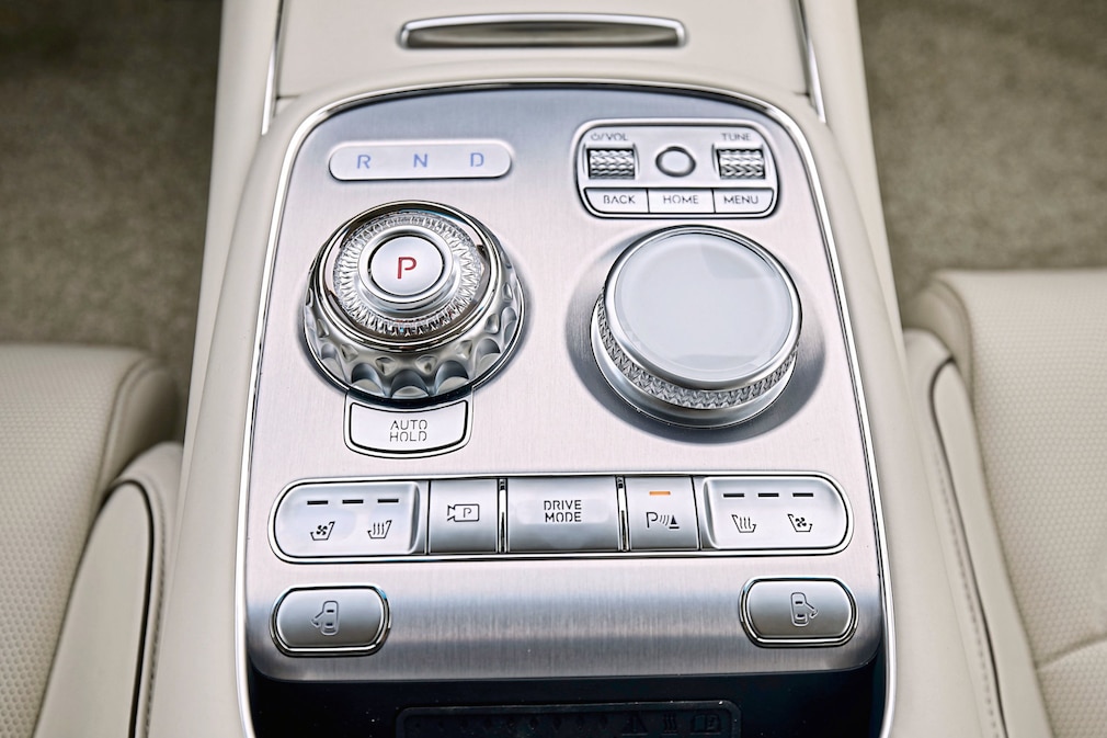 Genesis G90 LWB