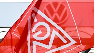 IG Metall droht mit Streikhammer