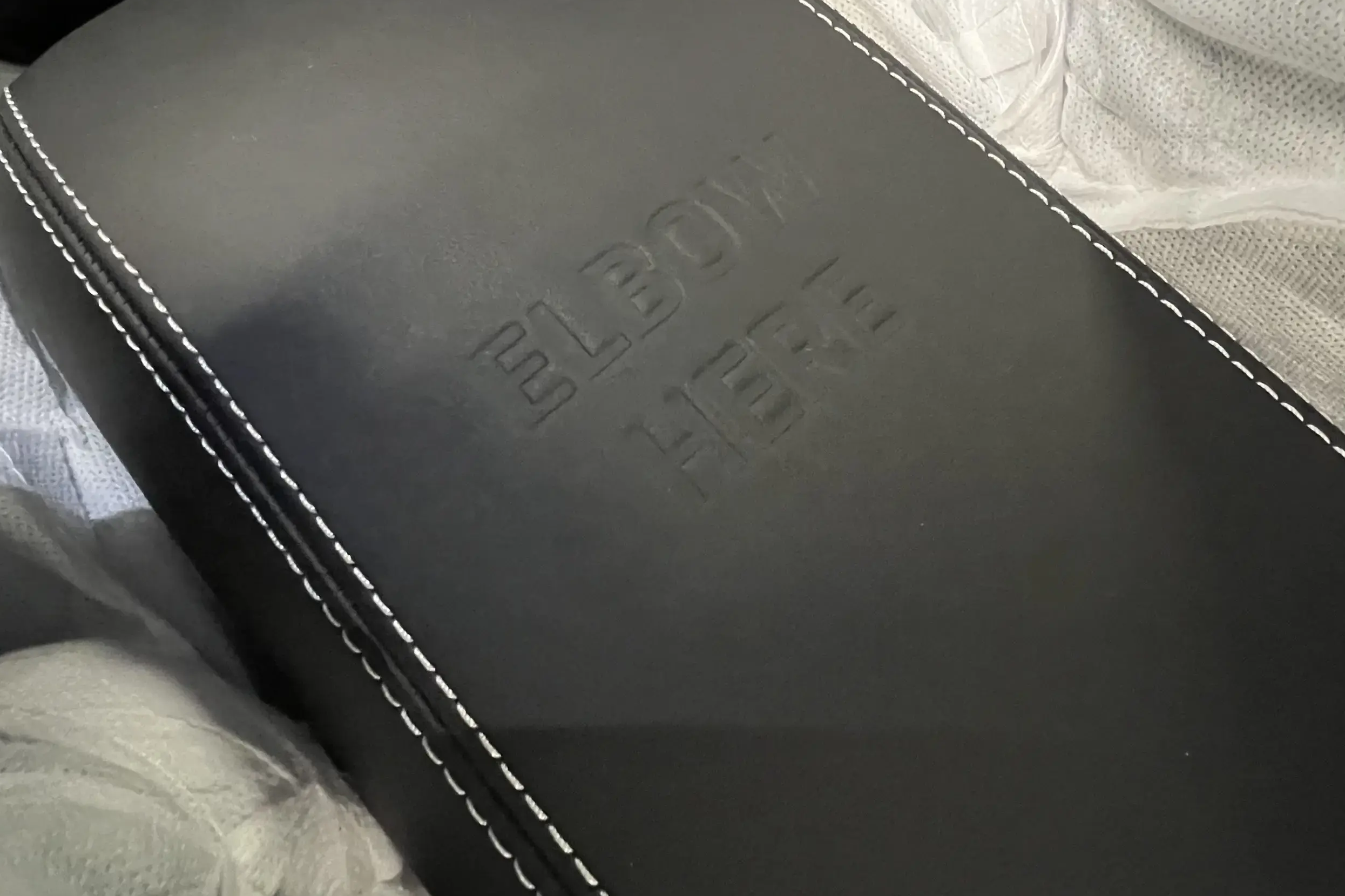 Porsche 911 S/T mit individualister Mittelarmlehne