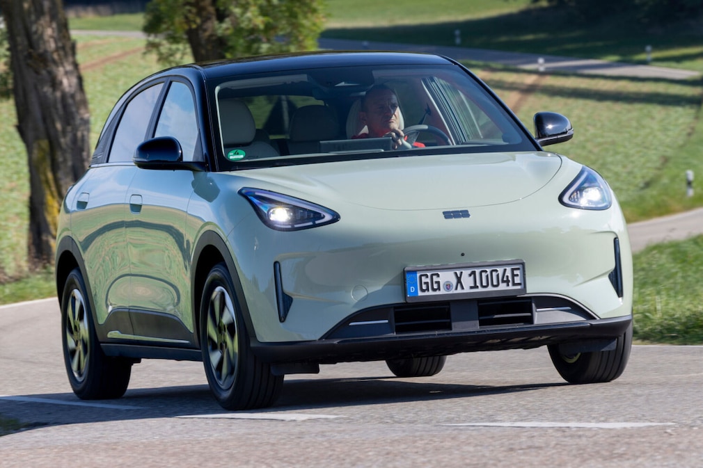 Geely E2